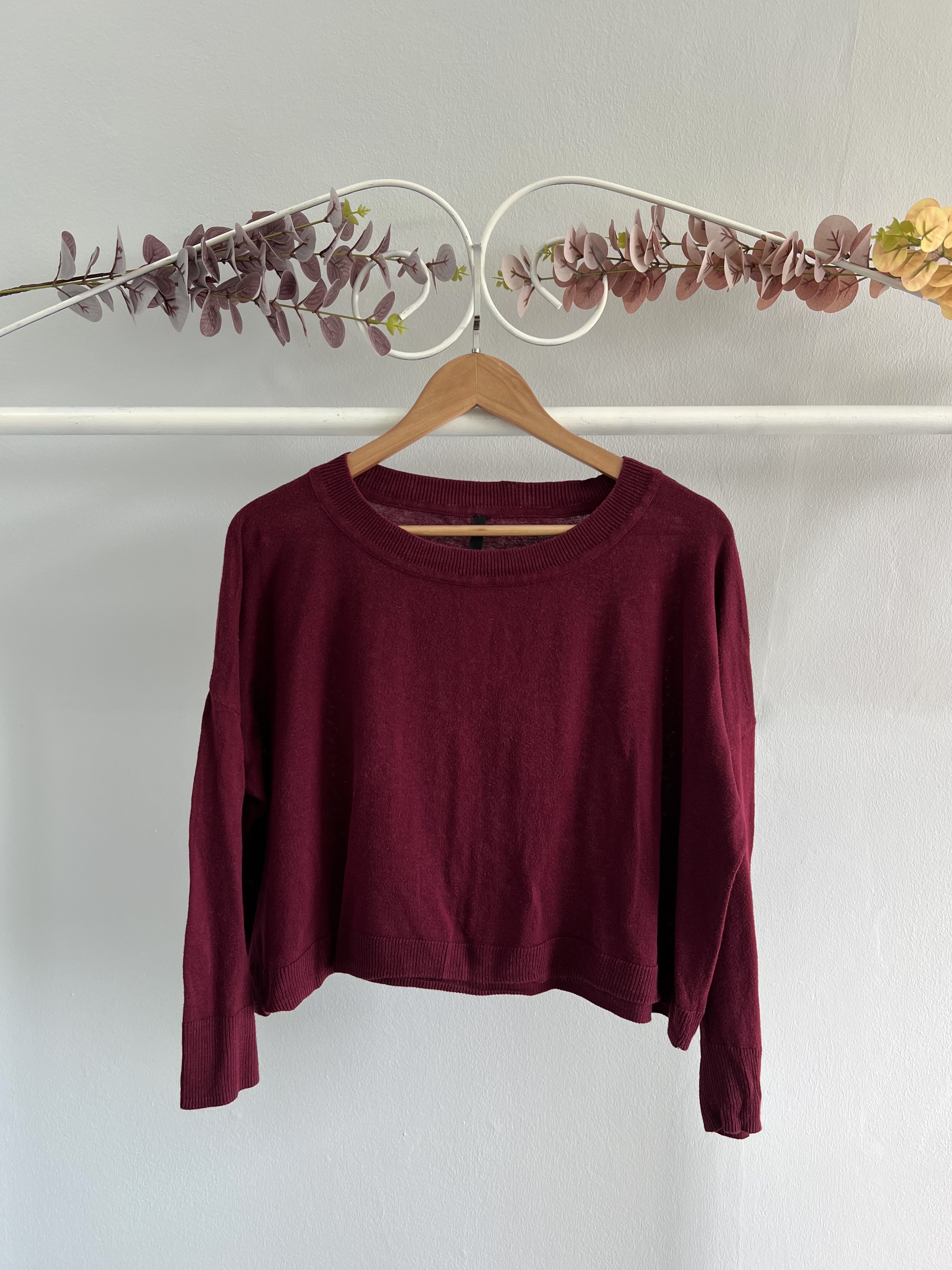 thrifted maroon crop jersey
