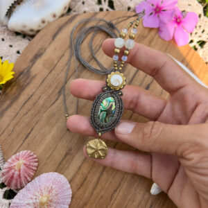 micromacrame paua shell crystal necklace