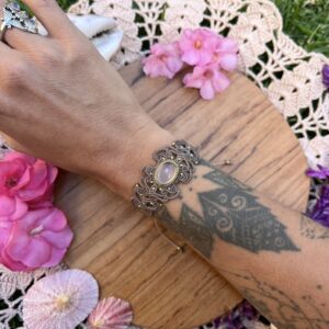 rose quartz macrame bracelet